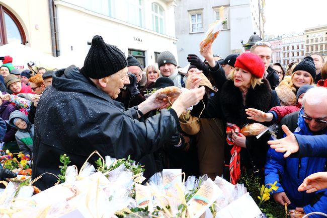 Święcenie pokarmów wielkanocnych. Kraków - 2015