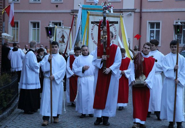 Procesja rezurekcyjna w Zielonej Górze