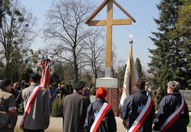 Krzyż Pamięci niczym pomost historii