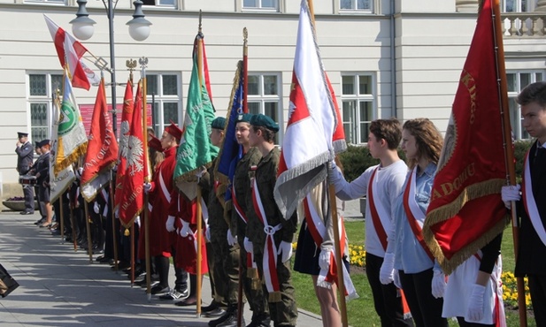 Na uroczystość w Radomiu licznie przybyły poczty sztandarowe