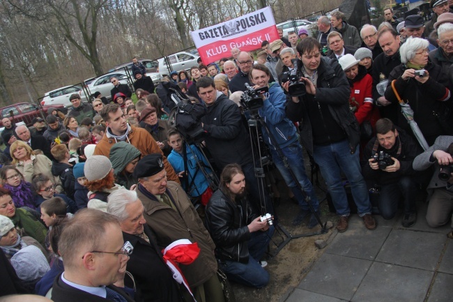 Uroczyste odsłonięcie tablicy ku czci "Inki" i "Zagończyka"