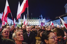 Tysiące ludzi przyszło na Krakowie Przedmieście