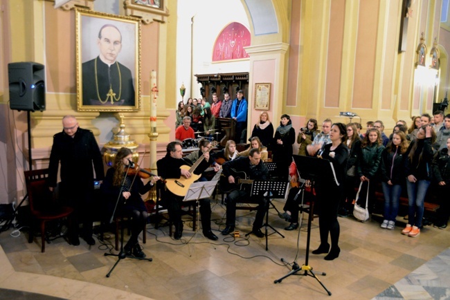 Symbole ŚDM w Przysusze, Kozienicach, Jedlińsku i Zwoleniu