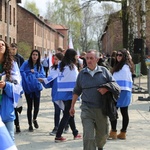 Młodzi uczestnicy Marszu Żywych w Auschwitz I