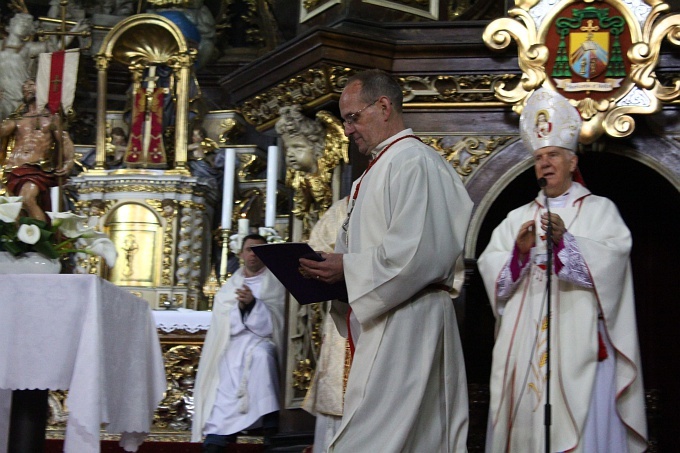 Ustanowienie lektorów i ceremoniarzy