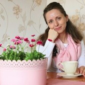 Aleksandra Scelina  żona Iwona, mama Janka, Pia i Józia,  związana z uwielbieniową  Wspólnotą Czwartkową z Chorzowa 