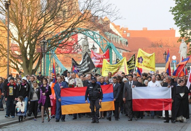 Niepotępione zło powraca