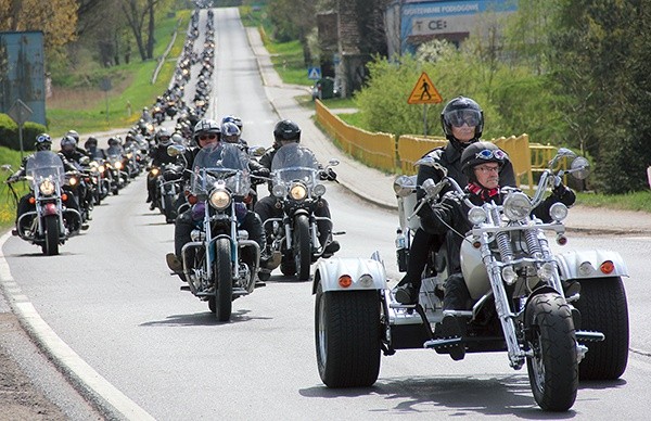  W tegorocznej pielgrzymce wzięło udział kilkuset motocyklistów