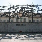 Pomnik ofriar w Dachau
