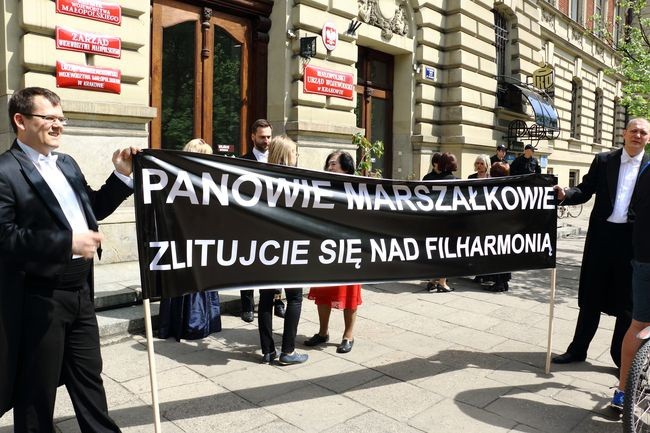 Niemy protest filharmoników krakowskich