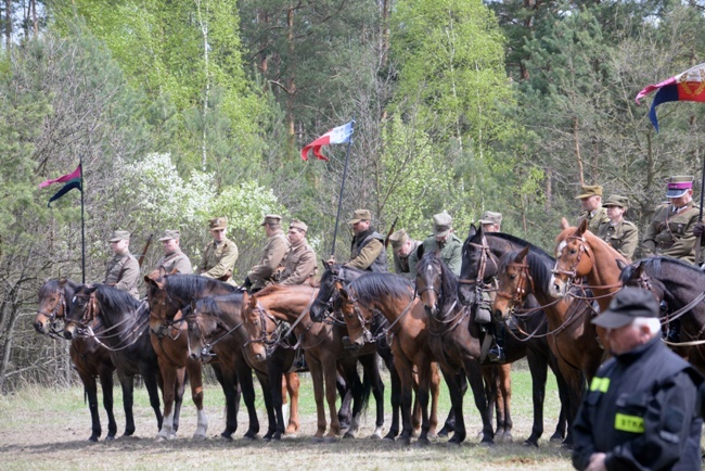 75. rocznica śmierci Henryka Dobrzańskiego ”Hubala”