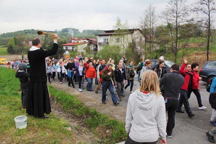 Na trasie drugiego dnia: przez Wieprz i Tomice do Wysokiej