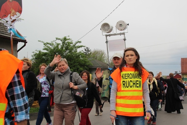 Łagiewniccy pielgrzymi na postoju w Wieprzu