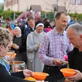 Na pątników czekało blisko 500 litrów żurku i bigosu