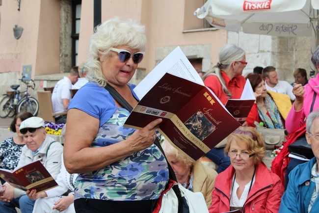 56. Lekcja Śpiewania - "Majowa Jutrzenka"