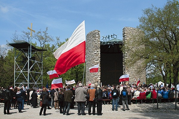 Msza św. w kaplicy Śmiertelnego Lęku Chrystusa na terenie KL Dachau była centralnym punktem pielgrzymki kapłanów z całej Polski