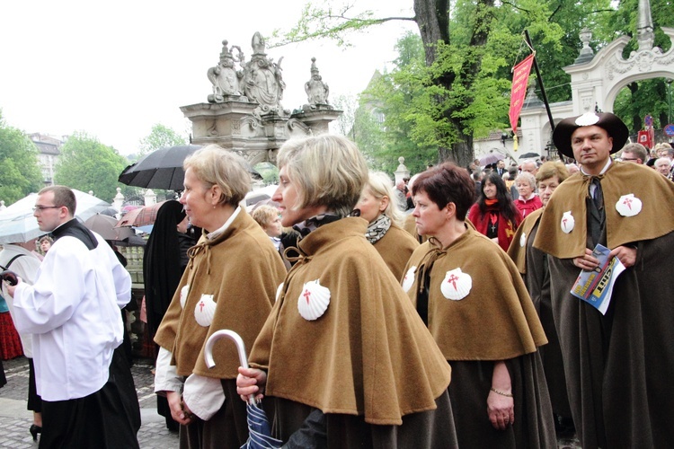 Procesja ku czci św. Stanisława z Wawelu na Skałkę - cz. 1