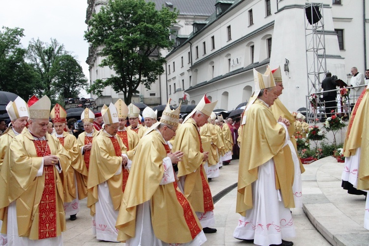 Procesja ku czci św. Stanisława z Wawelu na Skałkę cz. 2