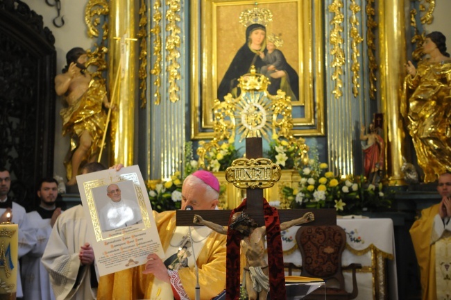 Jubileuszowa Eucharystia - bp Jan Szkodoń