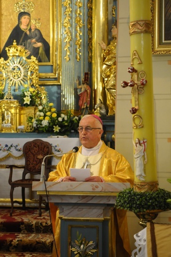 Jubileuszowa Eucharystia - bp Jan Szkodoń