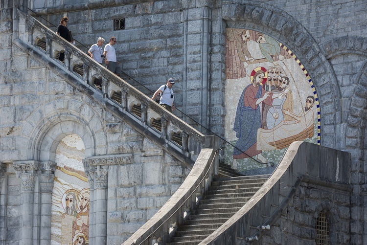 Pielgrzymi są już w Lourdes