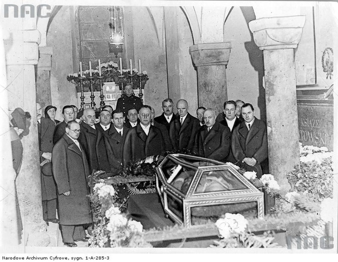 Pogrzeb Piłsudskiego na Wawelu