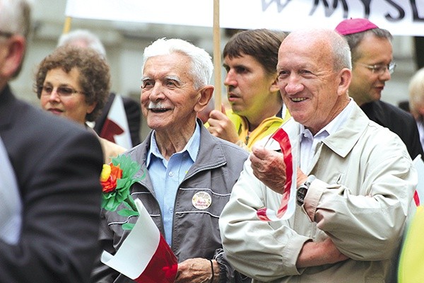  Uczestnicy marszu publicznie upomnieli się o godność i pamięć dla starszych osób