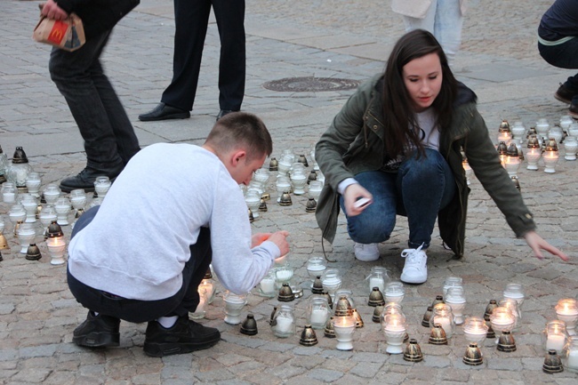 114 urodziny - nie było tortu, ale ponad 600 świeczek