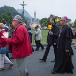 Abp Wiktor Skworc w Lourdes