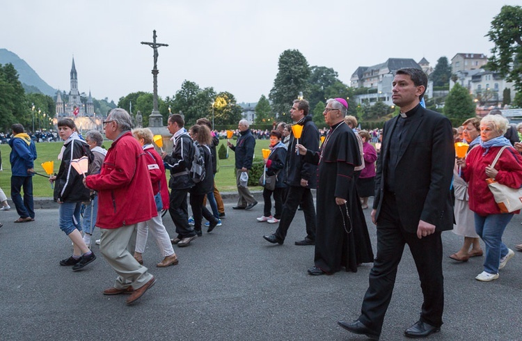 Abp Wiktor Skworc w Lourdes