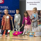 Na początku zaprezentowały się przedszkolaki, które pokazały, jakie wartości są w życiu najcenniejsze