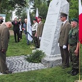 Pomnik stanął w roku świętowania 70. rocznicy utworzenia Lasów Państwowych