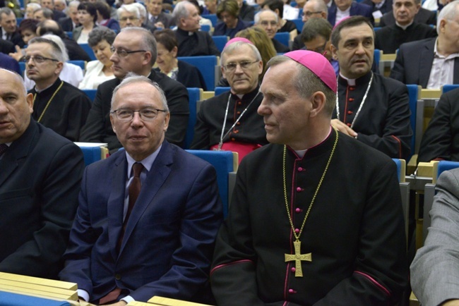 Doktorat honoris causa dla bp. Henryka Tomasika