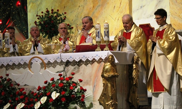 Bp Tadeusz Rakoczy przewodniczył Mszy św. w bielskim kościele NSPJ