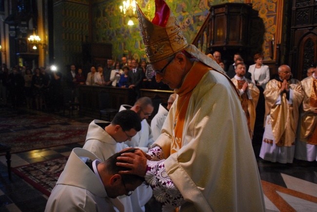 Święcenia kapłańskie franciszkanów