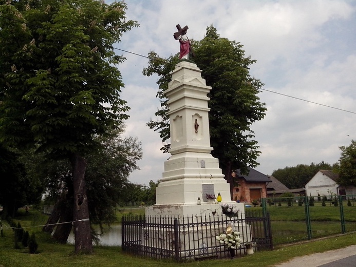 Przydrożne krzyże i figury Chrystusa