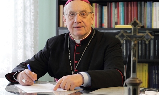 Białoruś: Abp Kondrusiewicz na czele episkopatu