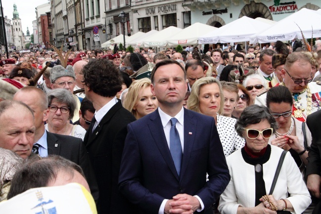 Boże Ciało w Krakowie - procesja z Wawelu na Rynek Główny - cz. 2