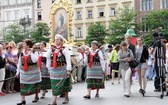 Boże Ciało w Krakowie - procesja z Wawelu na Rynek Główny - cz. 2