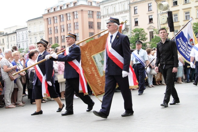 Boże Ciało w Krakowie - procesja z Wawelu na Rynek Główny - cz. 2