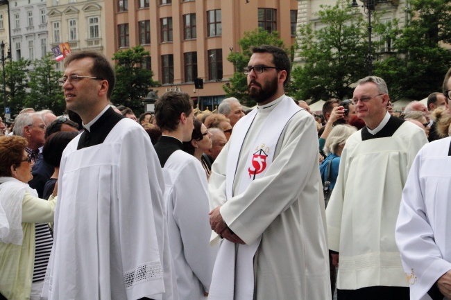 Boże Ciało w Krakowie - procesja z Wawelu na Rynek Główny - cz. 2