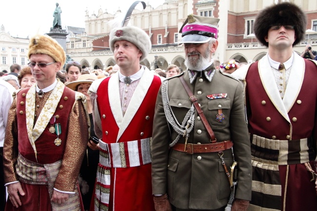 Boże Ciało w Krakowie - procesja z Wawelu na Rynek Główny - cz. 2