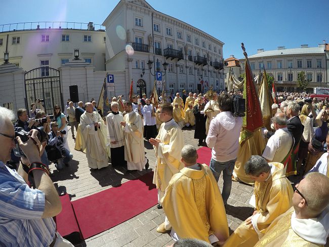 Tłumy szły za Chrystusem