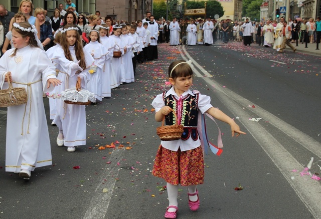 Procesja Bożego Ciała ulicami Bielska-Białej