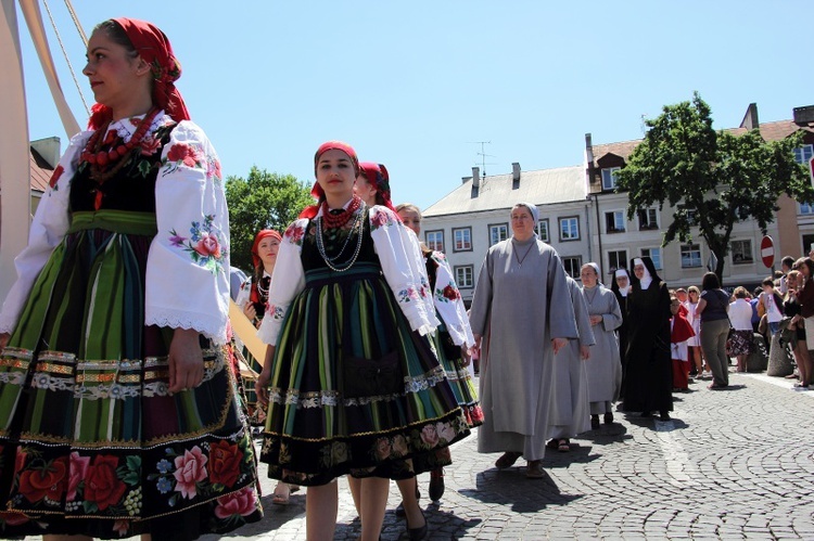 Procesja Bożego Ciała w Łowiczu, cz. II