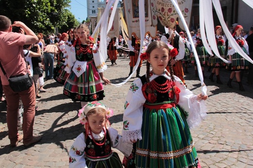 Procesja Bożego Ciała w Łowiczu, cz. I