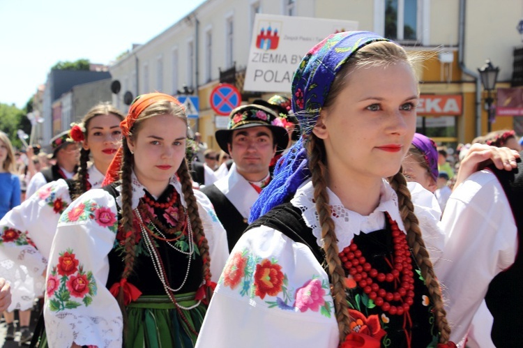 Parada pasiaków w Łowiczu