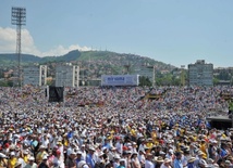 Msza św. na stadionie Koševo 