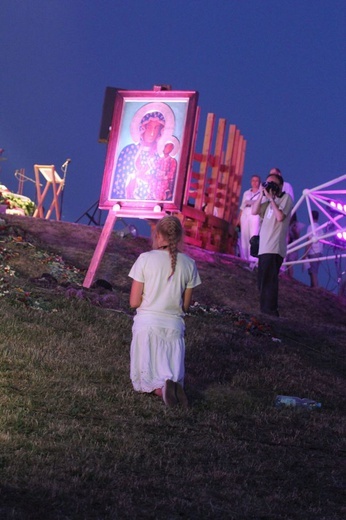 Lednica 2000 - Spotkanie Młodych 2015, część III