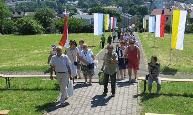 Kaplicówka: gromadzą się wierni